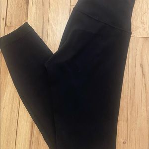Lululemon Wunder under high rise 28’’ Size 4.